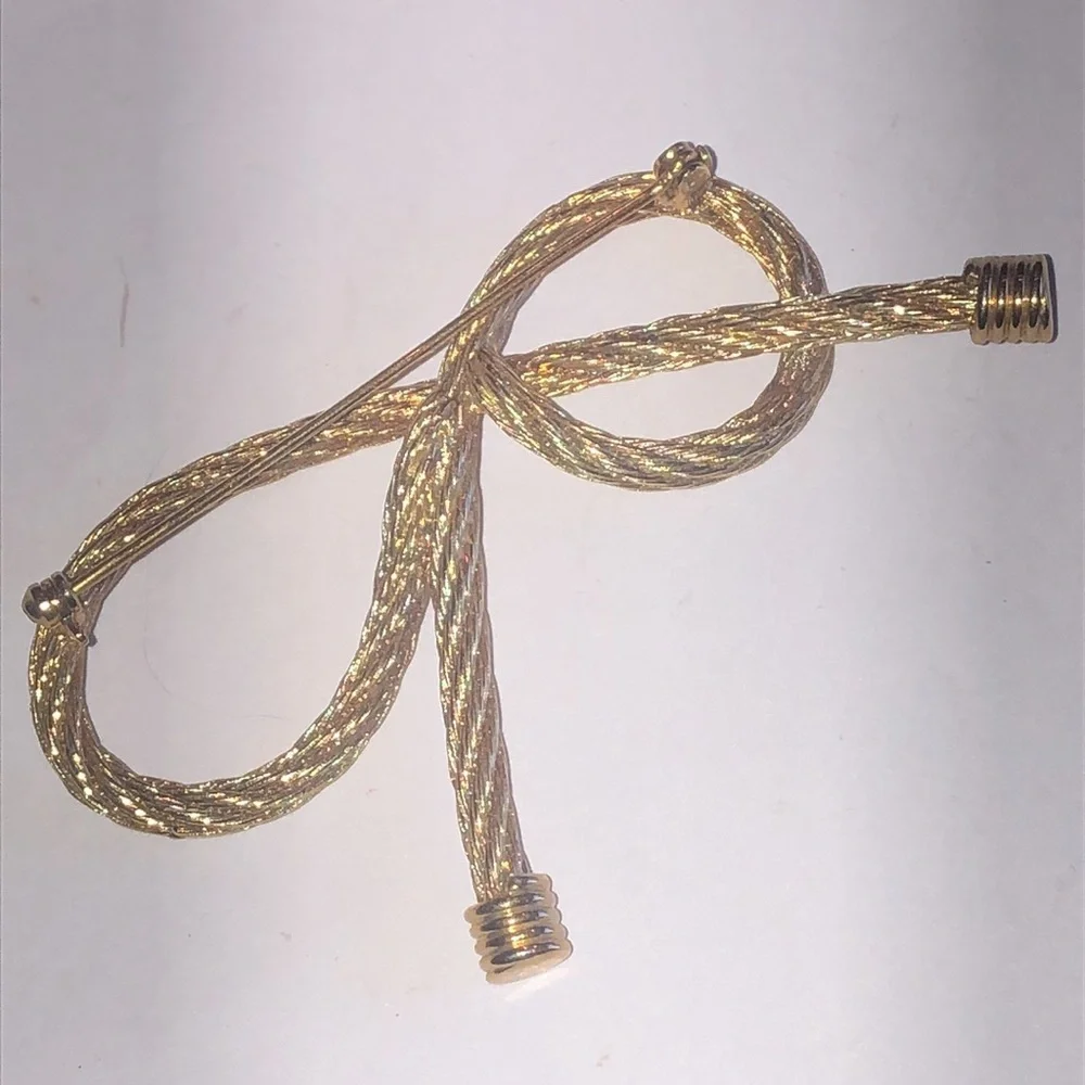 Vintage Gold Tone Twisted Rope Retro Boho Brooch